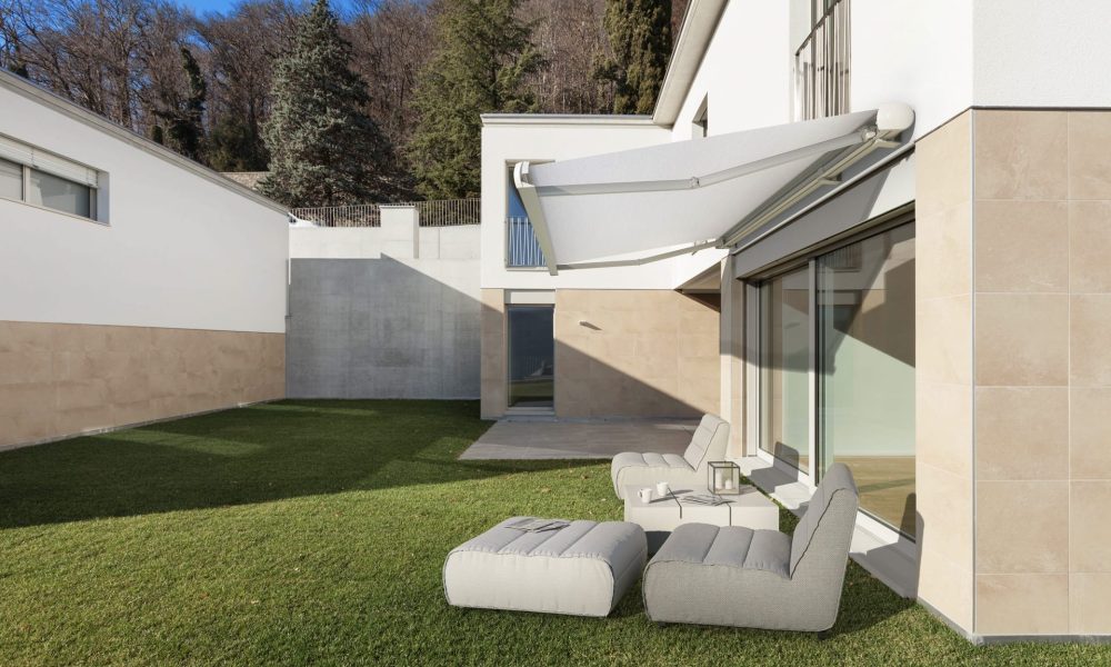 Armony Plus premium folding arm awning for residential homes