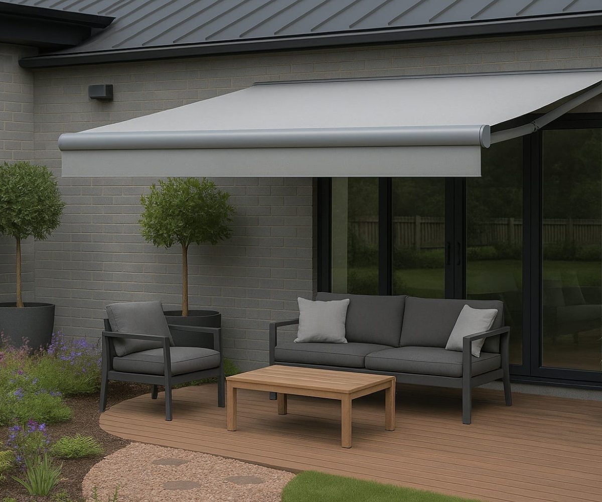 Retractable awning made in the UK